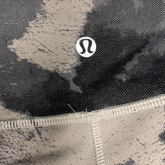 EUC lululemon Athletic Wunder Under Pant - Picture 6 of 6